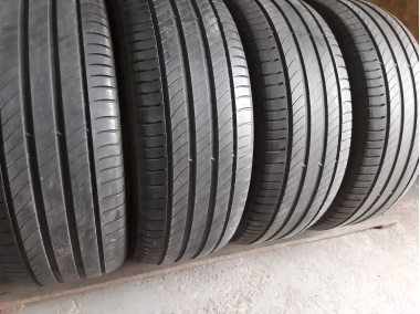 Уживані шини з Європи Michelin Primacy 4 235/55 R 18 Шини на авто в хорошому стані Michelin Primacy 4 шириною 235 висотою 55 радіусом R 18 низькі ціни
