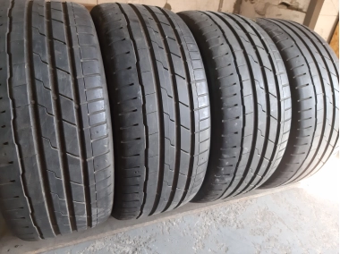 Шини на авто в хорошому стані Hankook Ventus S1 Evo 3  . шириною 235 висотою 40 радіусом R 19 низькі ціни