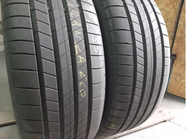 Уживані шини з Європи Bridgestone Turanza Eco 235/55 R 19 Шини на авто в хорошому стані Bridgestone Turanza Eco шириною 235 висотою 55 радіусом R 19 низькі ціни