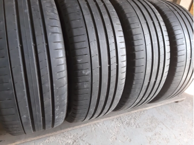 Уживані шини з Європи Pirelli P Zero 245/35 R 20 Шини на авто в хорошому стані Pirelli P Zero шириною 245 висотою 35 радіусом R 20 низькі ціни