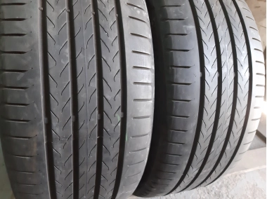 Уживані шини з Європи Continental Eco Contact 6Q 255/40 R 20 Шини на авто в хорошому стані Continental Eco Contact 6Q шириною 255 висотою 40 радіусом R 20 низькі ціни