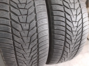 Уживані шини з Європи Hankook Winter I Cept evo 3x 255/45 R 20 Шини на авто в хорошому стані Hankook Winter I Cept evo 3x шириною 255 висотою 45 радіусом R 20 низькі ціни