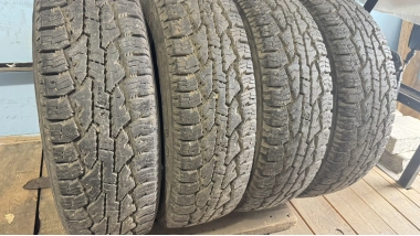 Уживані шини з Європи Nokian Rotiiva AT Plus 225/75 R 16 Шини на авто в хорошому стані Nokian Rotiiva AT Plus шириною 225 висотою 75 радіусом R 16 низькі ціни