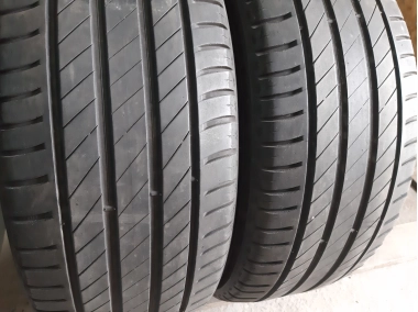 Уживані шини з Європи Kleber Dynaxer HP4 . 215/55 R 16 Шини на авто в хорошому стані Kleber Dynaxer HP4 . шириною 215 висотою 55 радіусом R 16 низькі ціни