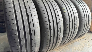 Уживані шини з Європи Bridgestone Potenza S001 245/45 R 19 Шини на авто в хорошому стані Bridgestone Potenza S001 шириною 245 висотою 45 радіусом R 19 низькі ціни