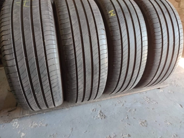 Уживані шини з Європи Michelin Primacy 4 235/50 R 19 Шини на авто в хорошому стані Michelin Primacy 4 шириною 235 висотою 50 радіусом R 19 низькі ціни