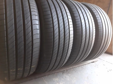 Уживані шини з Європи Michelin E Primacy 225/50 R 19 Шини на авто в хорошому стані Michelin E Primacy шириною 225 висотою 50 радіусом R 19 низькі ціни