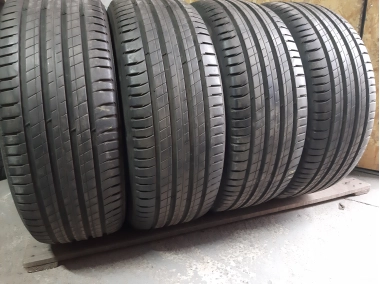 Уживані шини з Європи Michelin Latitude Sport 3 235/55 R 19 Шини на авто в хорошому стані Michelin Latitude Sport 3 шириною 235 висотою 55 радіусом R 19 низькі ціни