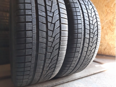 Шини на авто в хорошому стані Hankook Winter i*cept evo2    шириною 255 висотою 45 радіусом R 19 низькі ціни