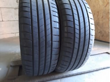 Шини на авто в хорошому стані Bridgestone Turanza T005 шириною 215 висотою 60 радіусом R 16 низькі ціни