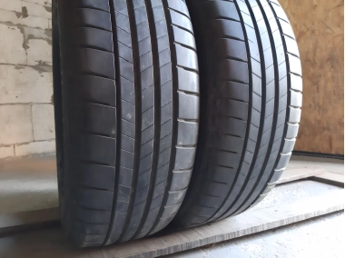 Шини на авто в хорошому стані Bridgestone Turanza T005 шириною 205 висотою 60 радіусом R 16 низькі ціни