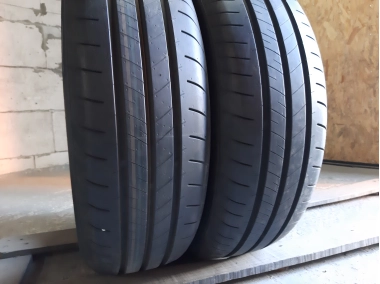 Уживані шини з Європи Nexen N Blue S . 185/65 R 15 Шини на авто в хорошому стані Nexen N Blue S . шириною 185 висотою 65 радіусом R 15 низькі ціни