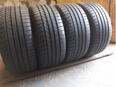 Уживані шини з Європи GoodYear Efficient Grip 245/45 R 17 Шини на авто в хорошому стані GoodYear Efficient Grip шириною 245 висотою 45 радіусом R 17 низькі ціни