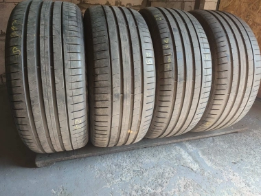 Уживані шини з Європи Pirelli Pzero 265/40 R 20 Шини на авто в хорошому стані Pirelli Pzero шириною 265 висотою 40 радіусом R 20 низькі ціни