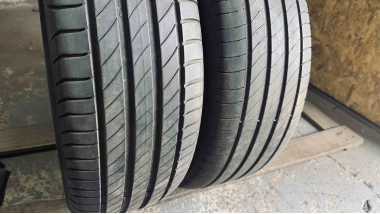 Шини на авто в хорошому стані Michelin Primacy 4  .  шириною 205 висотою 60 радіусом R 16 низькі ціни