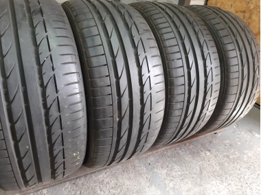Уживані шини з Європи Bridgestone Potenza S001… / 245/40 R 18 Шини на авто в хорошому стані Bridgestone Potenza S001… / шириною 245 висотою 40 радіусом R 18 низькі ціни