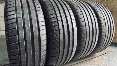 Уживані шини з Європи Michelin Pilot Sport 4 . 235/45 R 18 Шини на авто в хорошому стані Michelin Pilot Sport 4 . шириною 235 висотою 45 радіусом R 18 низькі ціни