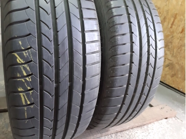 Уживані шини з Європи Good Year Efficient Grip 215/60 R 16 Шини на авто в хорошому стані Good Year Efficient Grip шириною 215 висотою 60 радіусом R 16 низькі ціни