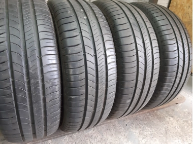 Уживані шини з Європи Michelin Energy Saver . 215/60 R 16 Шини на авто в хорошому стані Michelin Energy Saver . шириною 215 висотою 60 радіусом R 16 низькі ціни