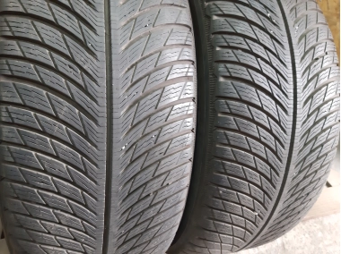 Уживані шини з Європи Michelin Pilot Alpin 5. . 245/45 R 19 Шини на авто в хорошому стані Michelin Pilot Alpin 5. . шириною 245 висотою 45 радіусом R 19 низькі ціни