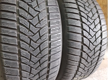 Уживані шини з Європи Dunlop Winter Sport 5 . 245/45 R 19 Шини на авто в хорошому стані Dunlop Winter Sport 5 . шириною 245 висотою 45 радіусом R 19 низькі ціни