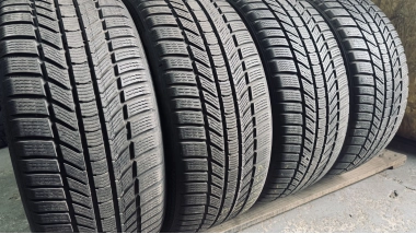 Уживані шини з Європи Continental WinterContact TS 870P. . 235/45 R 18 Шини на авто в хорошому стані Continental WinterContact TS 870P. . шириною 235 висотою 45 радіусом R 18 низькі ціни