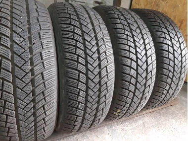 Уживані шини з Європи Vredestein Quatrac Pro 225/55 R 17 Шини на авто в хорошому стані Vredestein Quatrac Pro шириною 225 висотою 55 радіусом R 17 низькі ціни