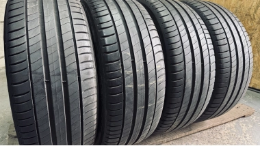Уживані шини з Європи Michelin Primacy 3 . 215/55 R 16 Шини на авто в хорошому стані Michelin Primacy 3 . шириною 215 висотою 55 радіусом R 16 низькі ціни