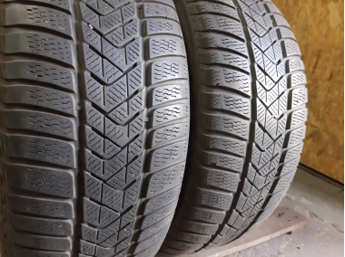 Уживані шини з Європи Pirelli Sottozero 3 245/45 R 18 Шини на авто в хорошому стані Pirelli Sottozero 3 шириною 245 висотою 45 радіусом R 18 низькі ціни
