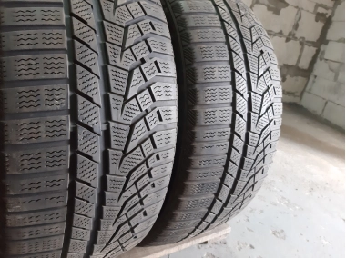 Уживані шини з Європи Sailun Ice Blazer Alpine Evo 225/45 R 18 Шини на авто в хорошому стані Sailun Ice Blazer Alpine Evo шириною 225 висотою 45 радіусом R 18 низькі ціни