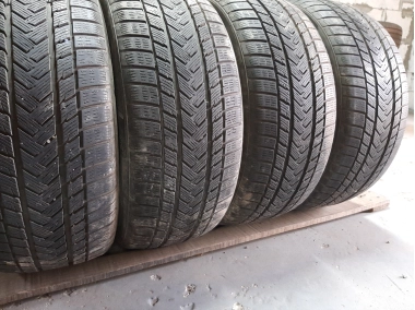 Уживані шини з Європи Gripmax SureGripPro Winter 235/50 R 17 Шини на авто в хорошому стані Gripmax SureGripPro Winter шириною 235 висотою 50 радіусом R 17 низькі ціни
