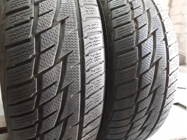 Уживані шини з Європи Matador Sibir Snow 215/60 R 16 Шини на авто в хорошому стані Matador Sibir Snow шириною 215 висотою 60 радіусом R 16 низькі ціни