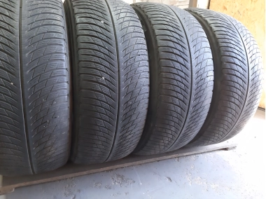 Уживані шини з Європи Michelin Pilot Alpin 5 Suv 255/55 R 20 Шини на авто в хорошому стані Michelin Pilot Alpin 5 Suv шириною 255 висотою 55 радіусом R 20 низькі ціни