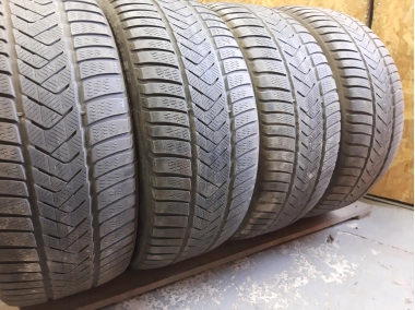 Уживані шини з Європи Pirelli Sotozero 3 255/40 R 20 Шини на авто в хорошому стані Pirelli Sotozero 3 шириною 255 висотою 40 радіусом R 20 низькі ціни
