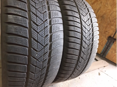 Уживані шини з Європи Pirelli Sottozero 3 245/40 R 20 Шини на авто в хорошому стані Pirelli Sottozero 3 шириною 245 висотою 40 радіусом R 20 низькі ціни