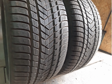 Уживані шини з Європи Pirelli Scorpion Winter 285/45 R 19 Шини на авто в хорошому стані Pirelli Scorpion Winter шириною 285 висотою 45 радіусом R 19 низькі ціни