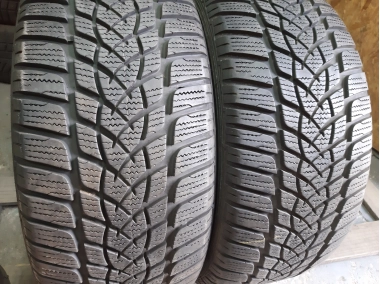 Шини на авто в хорошому стані GoodYear Ultra Grip Performance  .  .   / шириною 235 висотою 45 радіусом R 17 низькі ціни