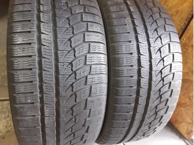 Уживані шини з Європи Nokian WR A4 235/40 R 19 Шини на авто в хорошому стані Nokian WR A4 шириною 235 висотою 40 радіусом R 19 низькі ціни