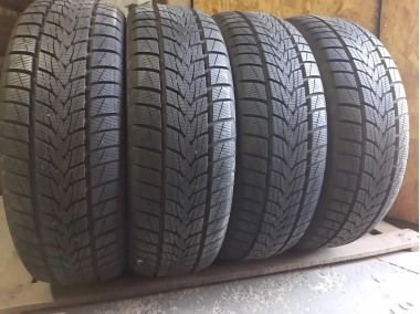 Уживані шини з Європи Imperial Snow Dragon UHP 225/60 R 18 Шини на авто в хорошому стані Imperial Snow Dragon UHP шириною 225 висотою 60 радіусом R 18 низькі ціни