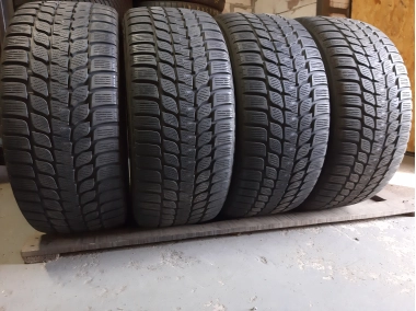 Шини на авто в хорошому стані Bridgestone Blizzak LM 25V     . шириною 245 висотою 45 радіусом R 17 низькі ціни