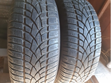 Шини на авто в хорошому стані Dunlop SP Winter Sport 3D      шириною 235 висотою 65 радіусом R 17 низькі ціни