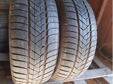 Уживані шини з Європи Pireli Sottozero 3 . 205/50 R 17 Шини на авто в хорошому стані Pireli Sottozero 3 . шириною 205 висотою 50 радіусом R 17 низькі ціни