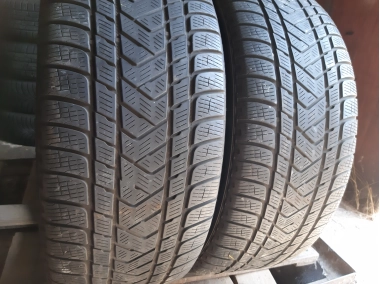 Уживані шини з Європи Pirelli Scorpion Winter 265/45 R 21 Шини на авто в хорошому стані Pirelli Scorpion Winter шириною 265 висотою 45 радіусом R 21 низькі ціни
