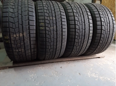 Уживані шини з Європи Mazzini Snow Leopard 3 275/35 R 20 Шини на авто в хорошому стані Mazzini Snow Leopard 3 шириною 275 висотою 35 радіусом R 20 низькі ціни