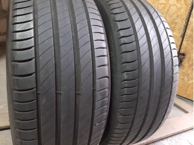 Уживані шини з Європи Michelin Primacy 4 . 225/45 R 17 Шини на авто в хорошому стані Michelin Primacy 4 . шириною 225 висотою 45 радіусом R 17 низькі ціни