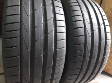 Уживані шини з Європи Hankook Ventus S1 Evo 2 . 235/40 R 19 Шини на авто в хорошому стані Hankook Ventus S1 Evo 2 . шириною 235 висотою 40 радіусом R 19 низькі ціни