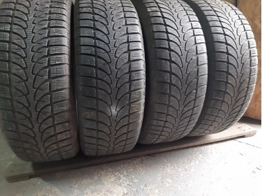 Уживані шини з Європи Bridgestone Blizzak LM-80 Evo … . . 235/60 R 18 Шини на авто в хорошому стані Bridgestone Blizzak LM-80 Evo … . . шириною 235 висотою 60 радіусом R 18 низькі ціни