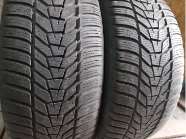Уживані шини з Європи Hankook Winter I Cept Evo 3 . . 235/50 R 18 Шини на авто в хорошому стані Hankook Winter I Cept Evo 3 . . шириною 235 висотою 50 радіусом R 18 низькі ціни