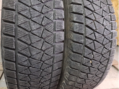 Уживані шини з Європи Bridgestone Blizzak DM-V2 225/70 R 16 Шини на авто в хорошому стані Bridgestone Blizzak DM-V2 шириною 225 висотою 70 радіусом R 16 низькі ціни