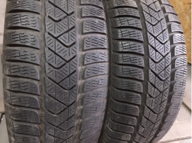Уживані шини з Європи Pirelli Sottozero 3 . . 215/60 R 16 Шини на авто в хорошому стані Pirelli Sottozero 3 . . шириною 215 висотою 60 радіусом R 16 низькі ціни